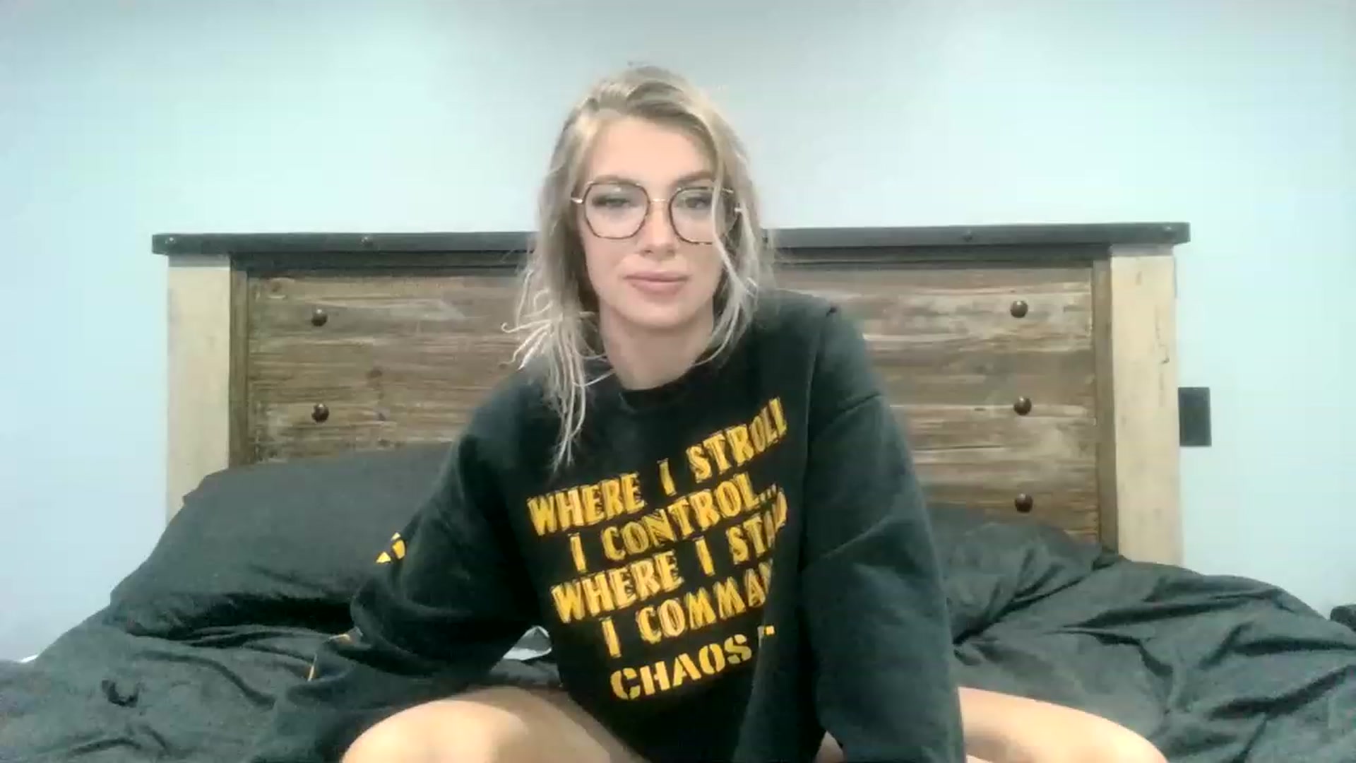 Gallery image thumbnail from Outlawsue_528's myfreecams stream on, 02/05/2023, 21:24 image 3 of 20
