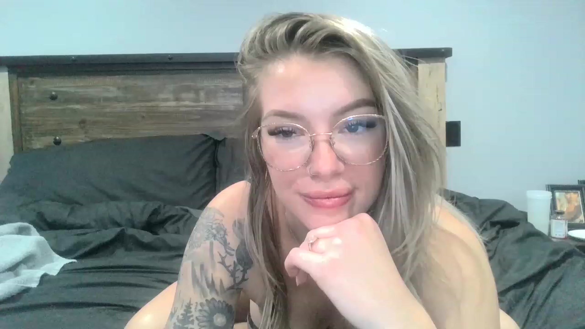 Gallery image thumbnail from Outlawsue_528's myfreecams stream on, 02/24/2023, 19:37 image 11 of 20