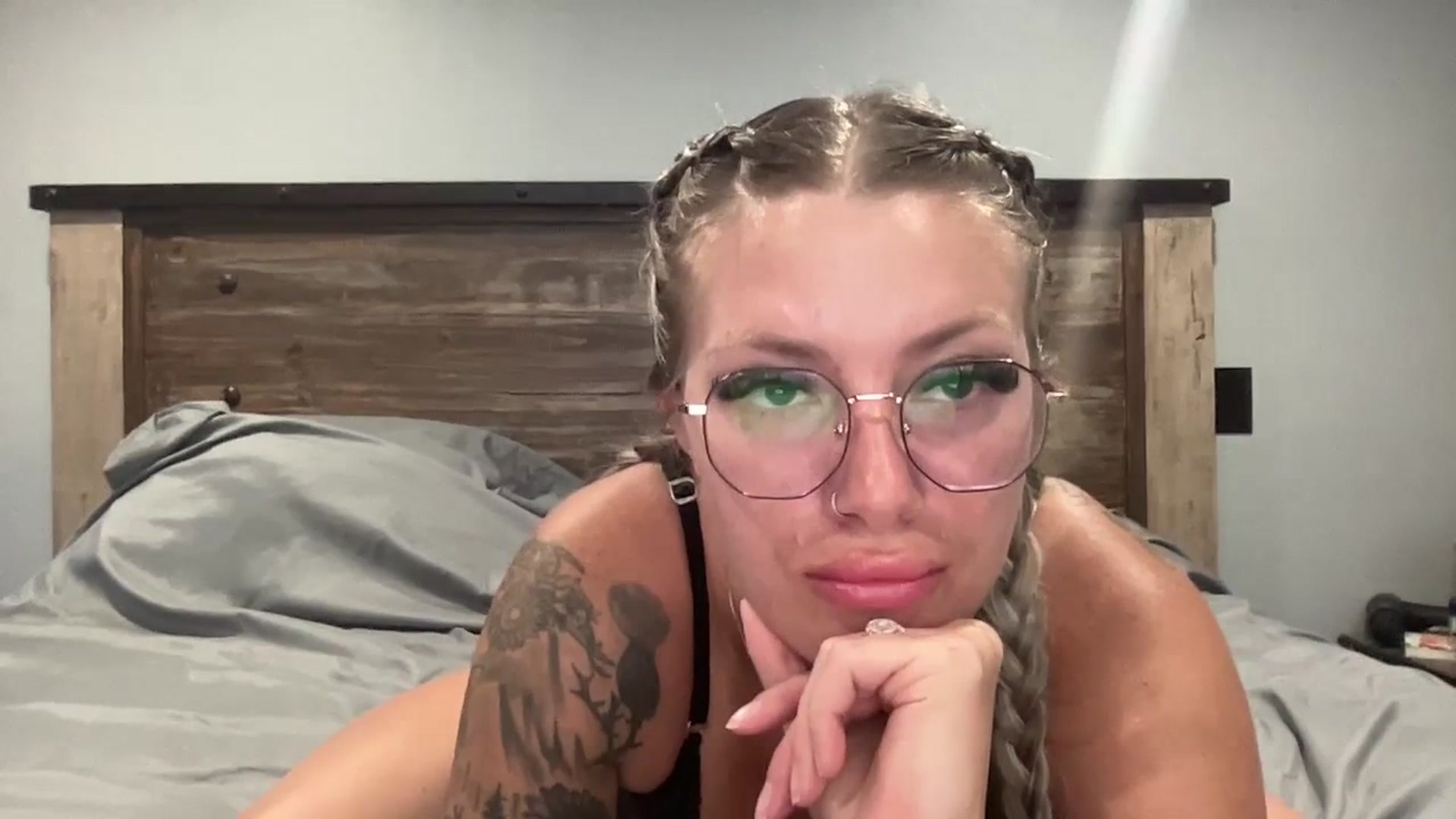 Gallery image thumbnail from Outlawsue_528's myfreecams stream on, 07/06/2023, 20:54 image 8 of 20