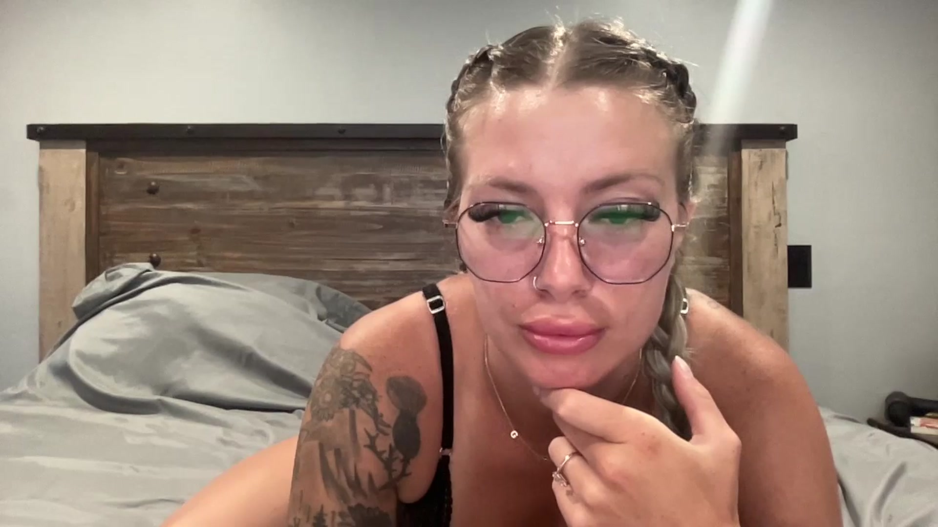 Gallery image thumbnail from Outlawsue_528's myfreecams stream on, 07/06/2023, 20:54 image 6 of 20