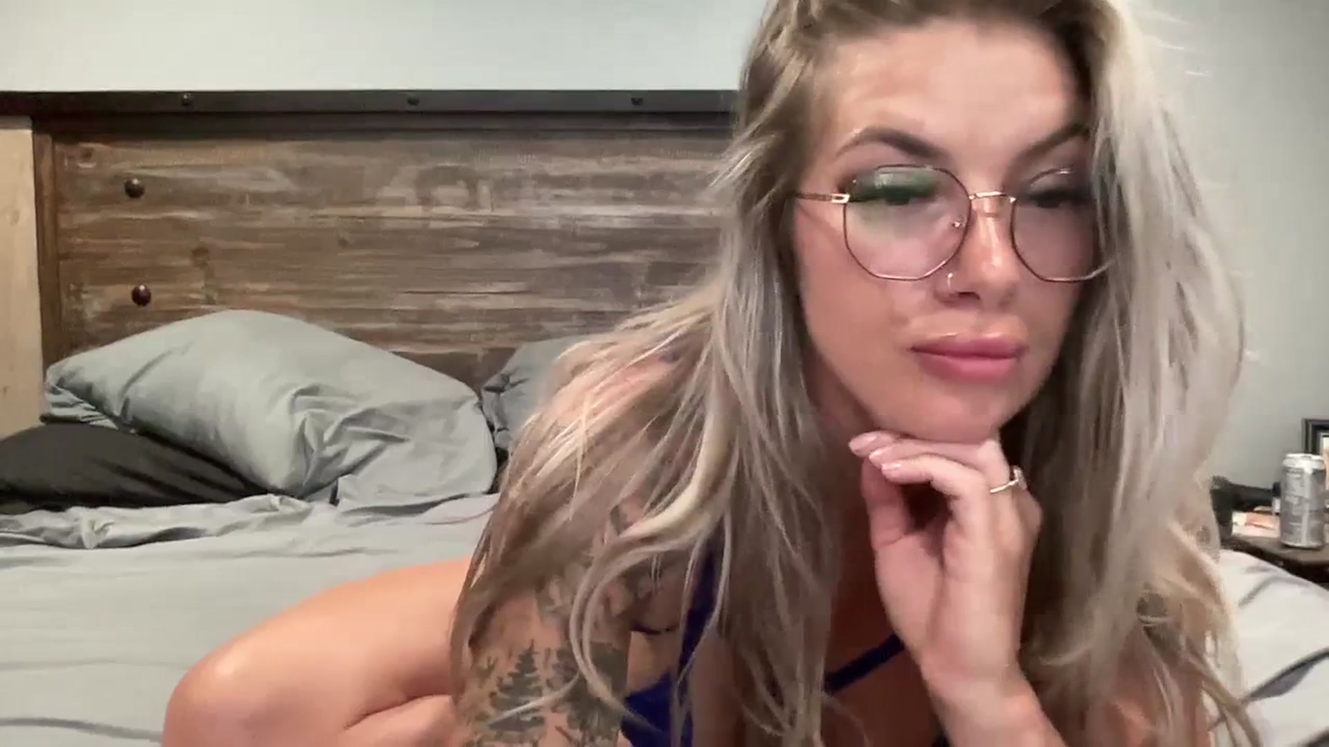 Gallery image thumbnail from Outlawsue_528's myfreecams stream on, 07/09/2023, 03:27 image 8 of 20