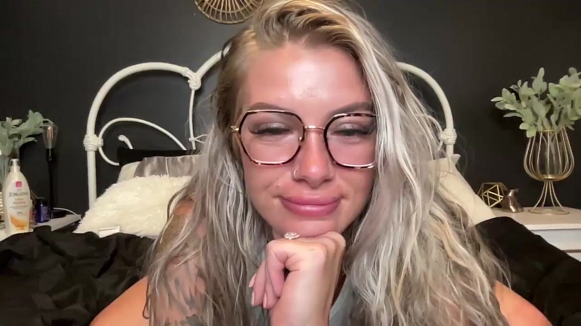 Gallery image thumbnail from Outlawsue_528's myfreecams stream on, 07/11/2023, 05:54 image 19 of 20
