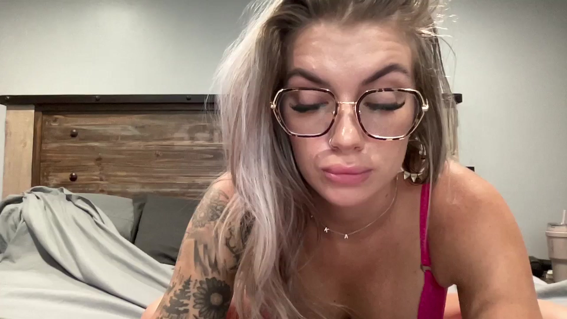 Gallery image thumbnail from Outlawsue_528's myfreecams stream on, 09/03/2023, 21:32 image 14 of 20