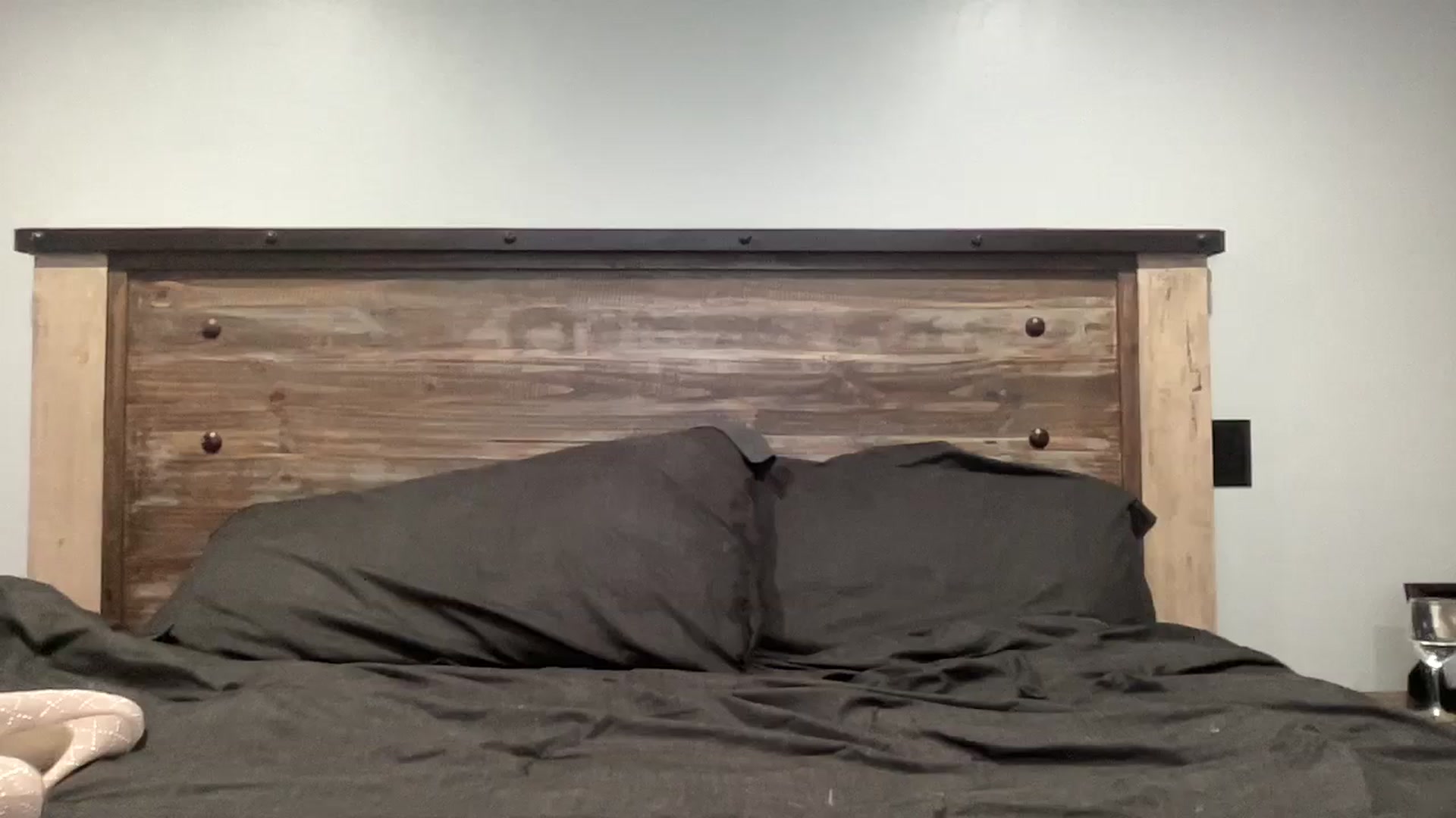 Gallery image thumbnail from Outlawsue_528's myfreecams stream on, 10/12/2023, 17:52 image 6 of 20