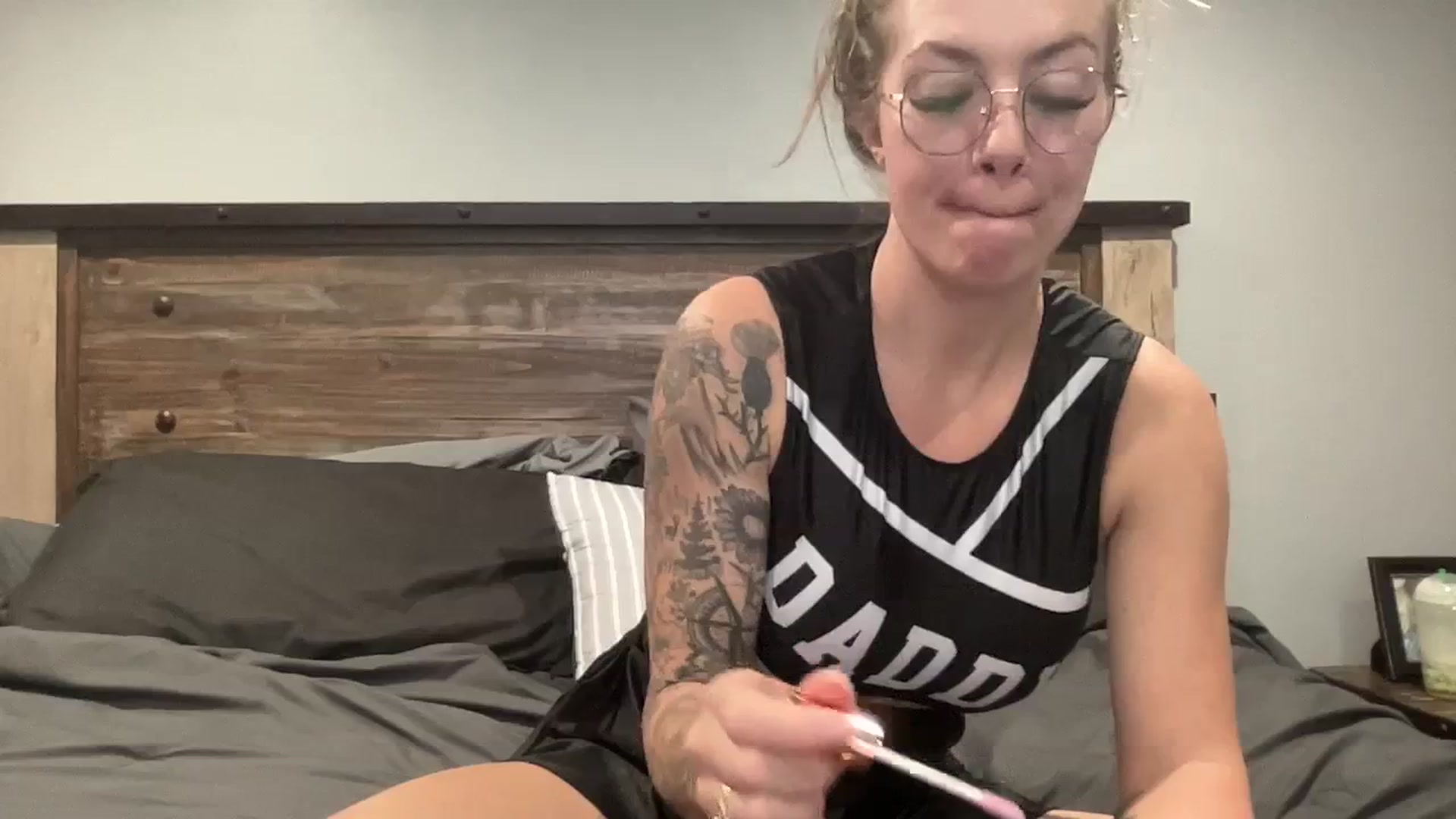 Gallery image thumbnail from Outlawsue_528's myfreecams stream on, 10/23/2023, 18:28 image 8 of 20