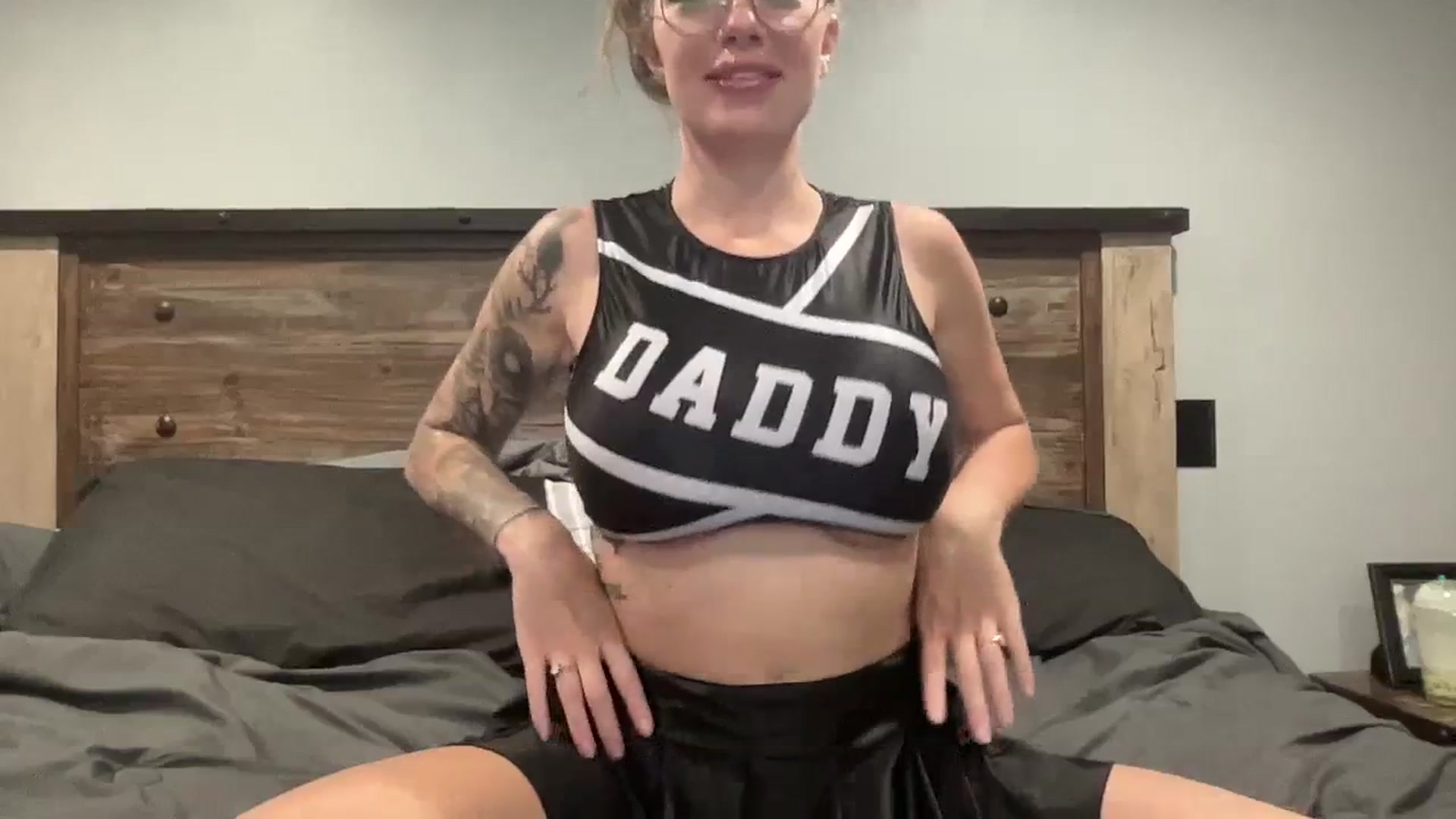Gallery image thumbnail from Outlawsue_528's myfreecams stream on, 10/23/2023, 18:28 image 18 of 20