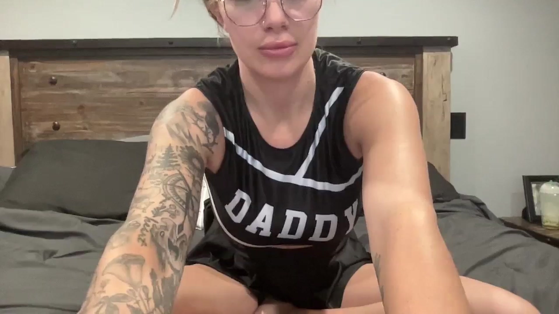 Gallery image thumbnail from Outlawsue_528's myfreecams stream on, 10/23/2023, 19:02 image 9 of 20