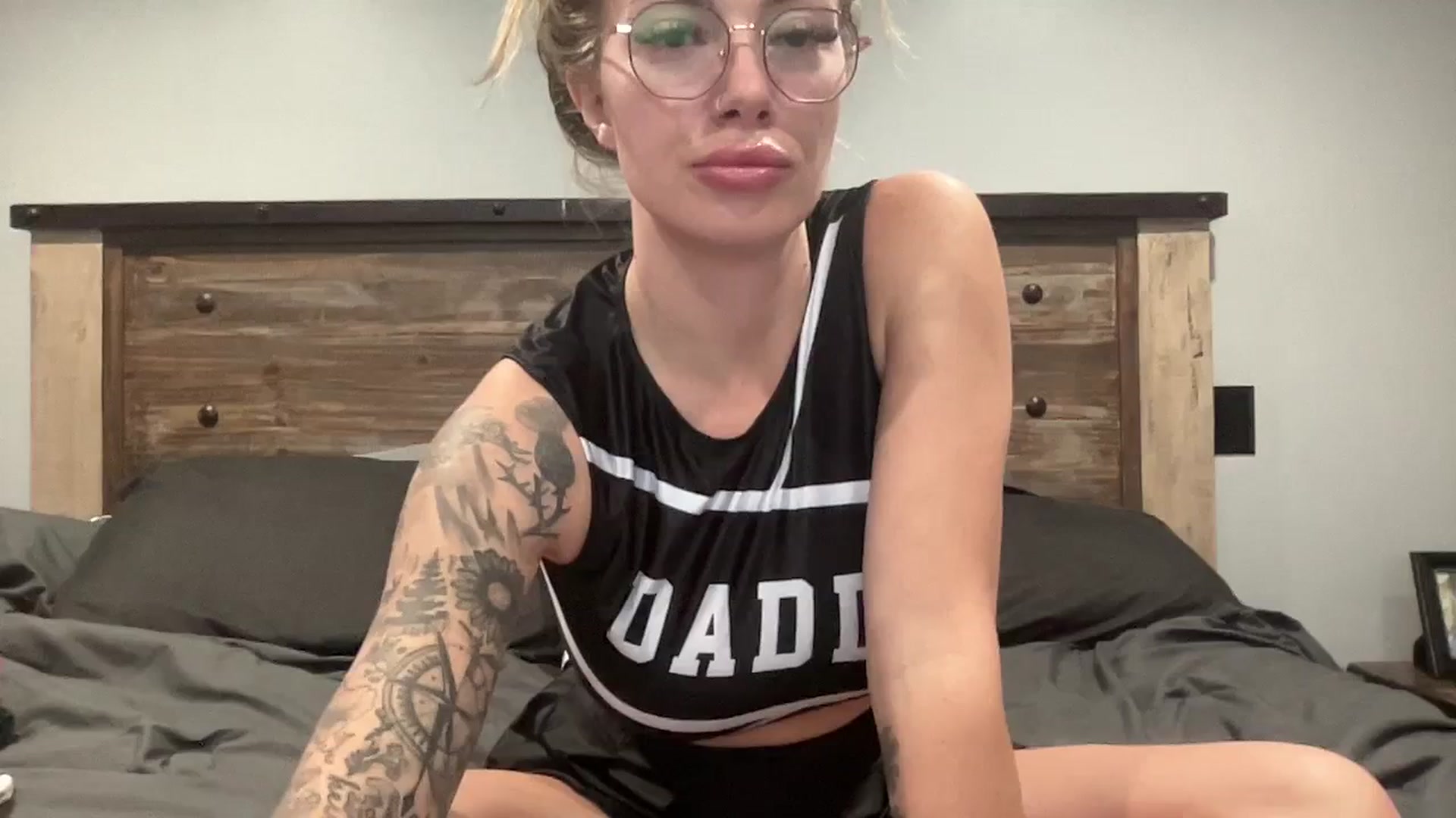 Gallery image thumbnail from Outlawsue_528's myfreecams stream on, 10/23/2023, 19:28 image 1 of 20