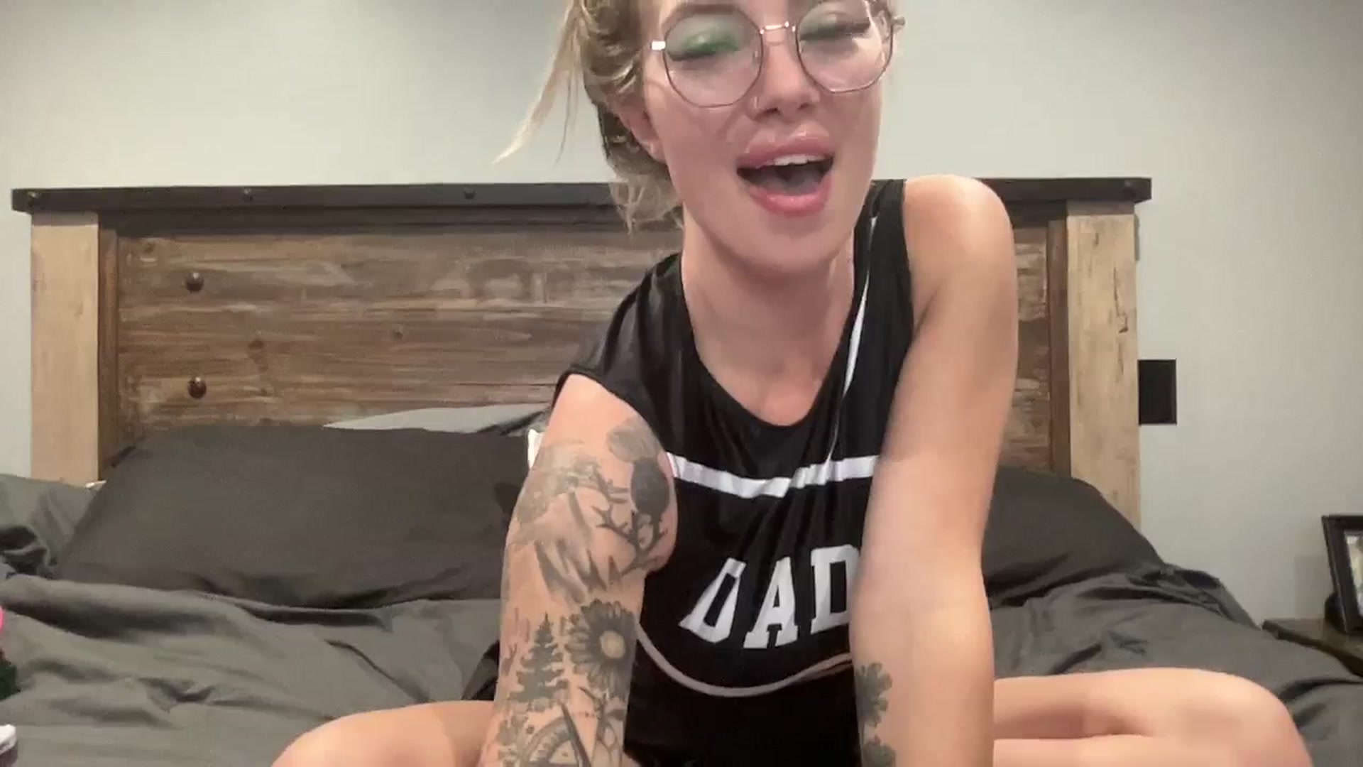 Gallery image thumbnail from Outlawsue_528's myfreecams stream on, 10/23/2023, 19:28 image 3 of 20
