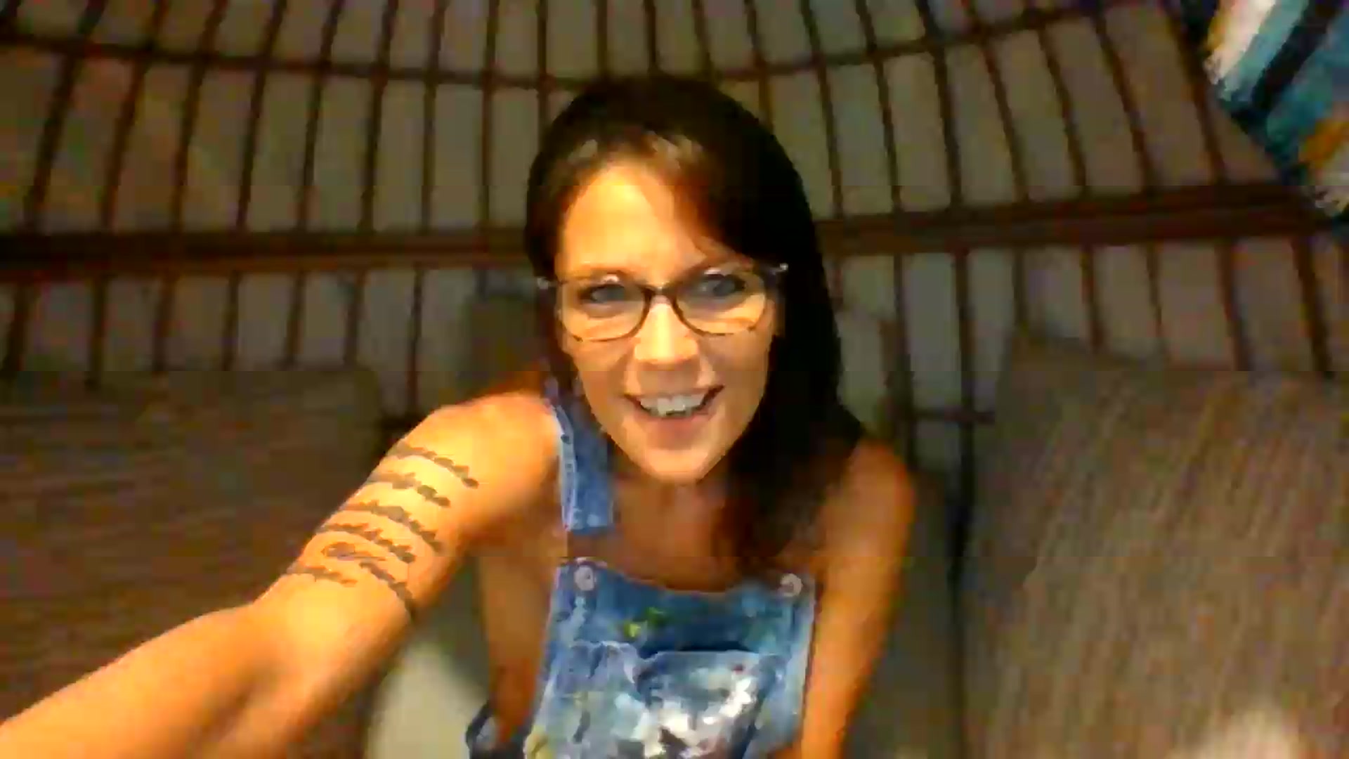 Gallery image thumbnail from OverallDistracted's myfreecams stream on, 08/21/2026, 17:41 image 5 of 20