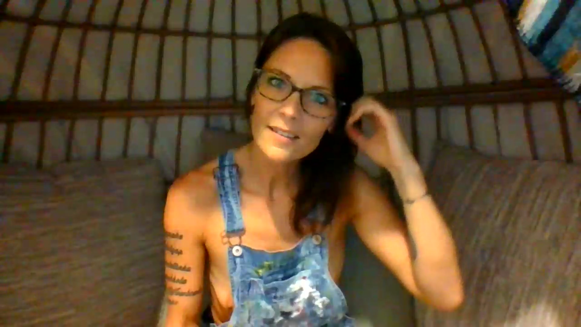 Gallery image thumbnail from OverallDistracted's myfreecams stream on, 08/21/2026, 17:41 image 8 of 20