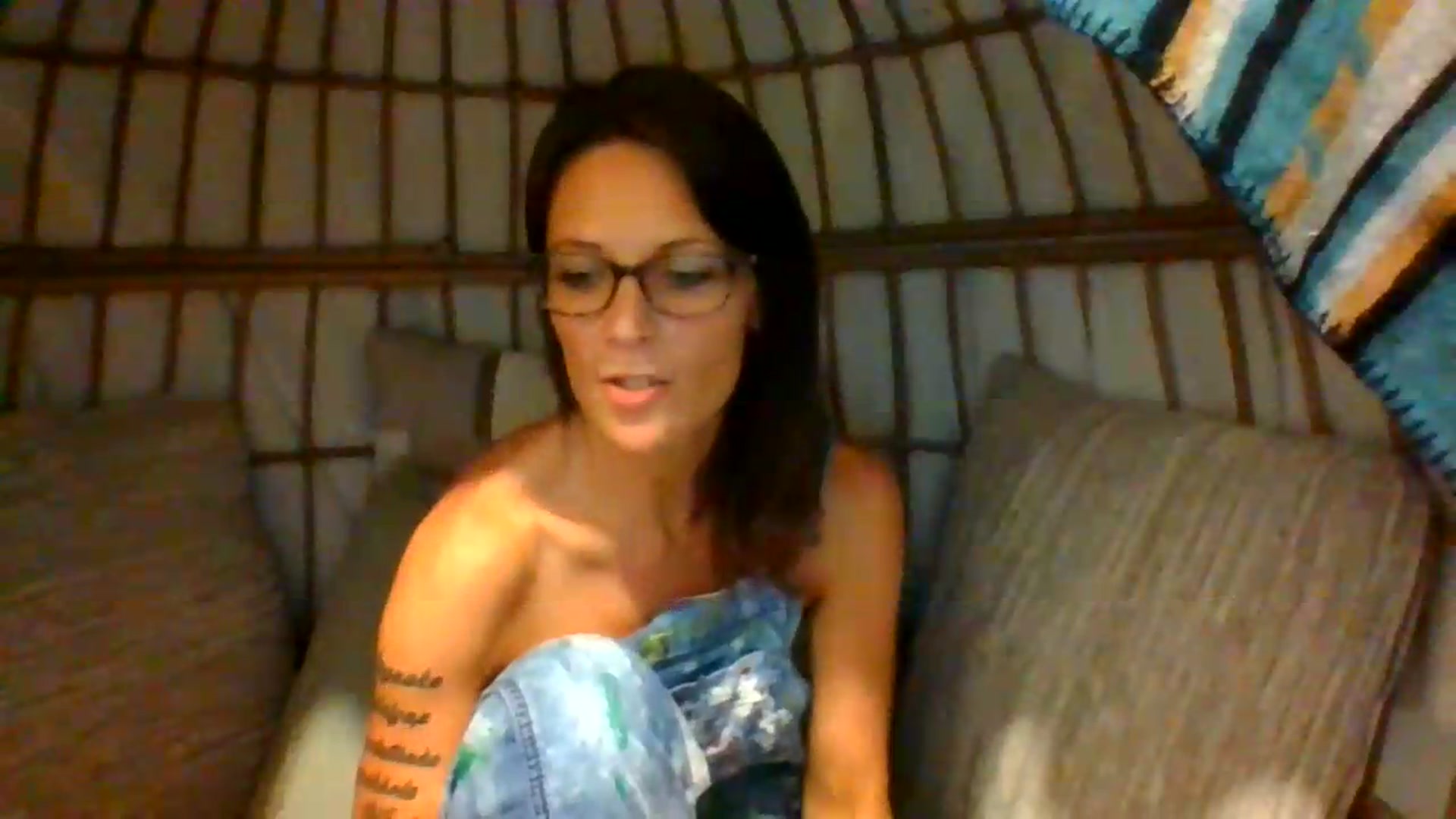 Gallery image thumbnail from OverallDistracted's myfreecams stream on, 08/21/2026, 19:21 image 18 of 20