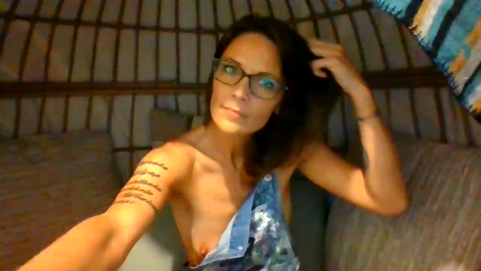 Gallery image thumbnail from OverallDistracted's myfreecams stream on, 08/21/2026, 19:21 image 20 of 20