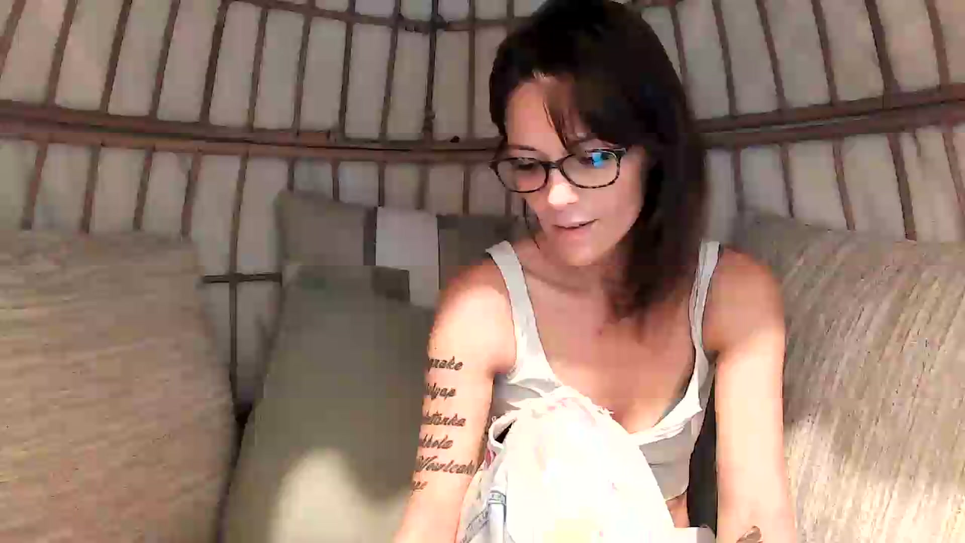 Gallery image thumbnail from OverallDistracted's myfreecams stream on, 08/23/2026, 18:51 image 6 of 20
