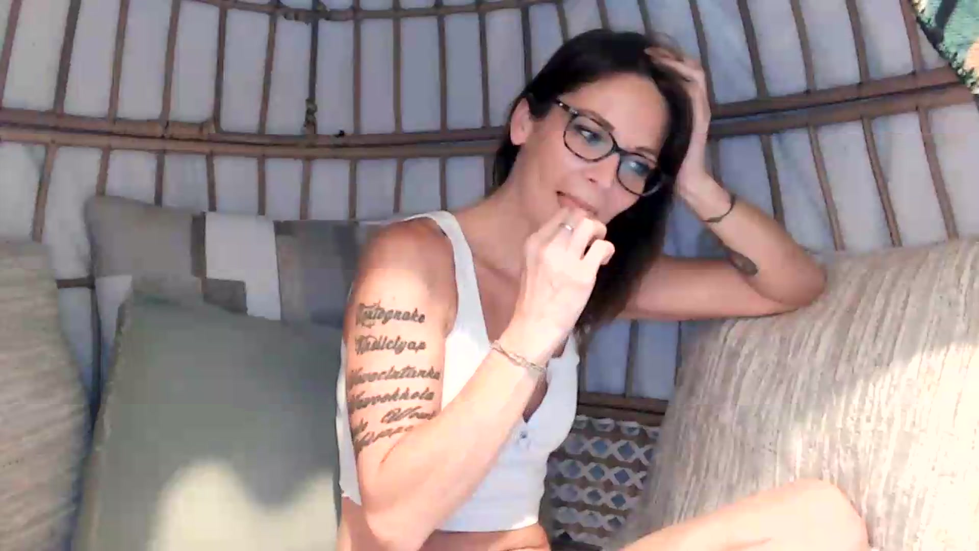 Gallery image thumbnail from OverallDistracted's myfreecams stream on, 08/23/2026, 20:13 image 6 of 20