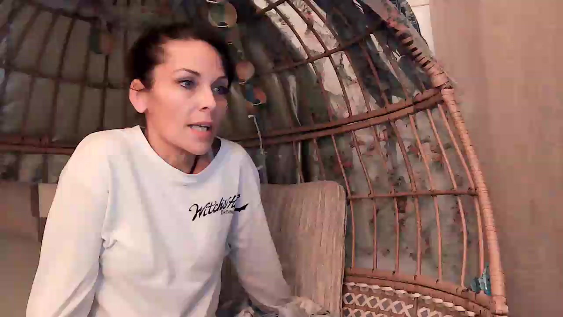 Gallery image thumbnail from OverallDistracted's myfreecams stream on, 08/26/2026, 12:10 image 2 of 20