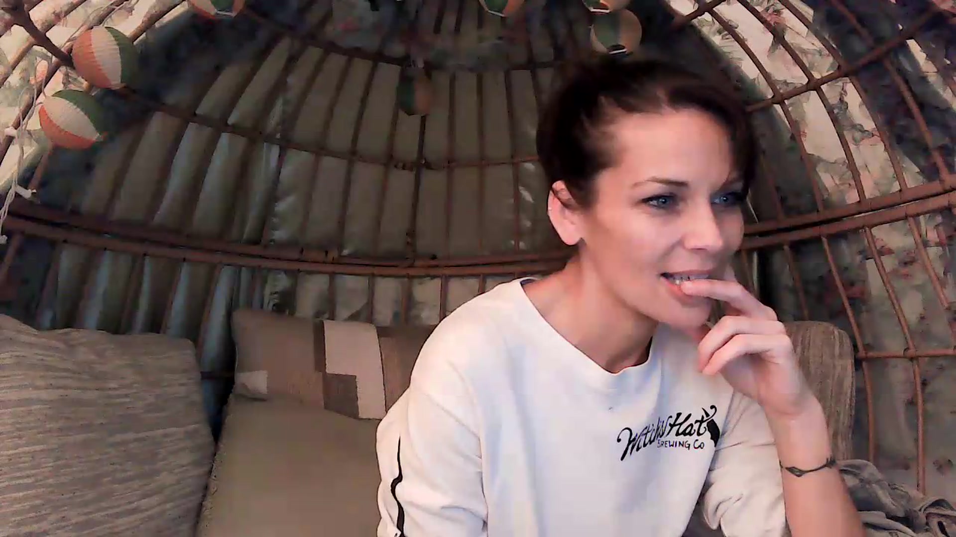 Gallery image thumbnail from OverallDistracted's myfreecams stream on, 08/26/2026, 12:10 image 11 of 20
