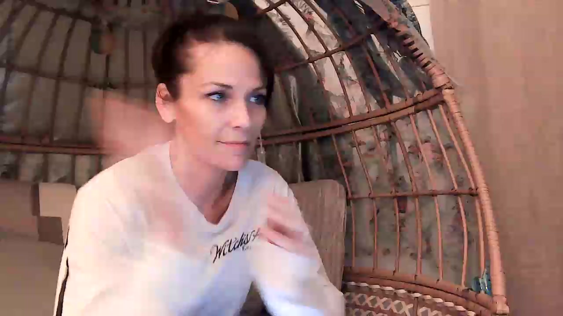 Gallery image thumbnail from OverallDistracted's myfreecams stream on, 08/26/2026, 12:10 image 1 of 20