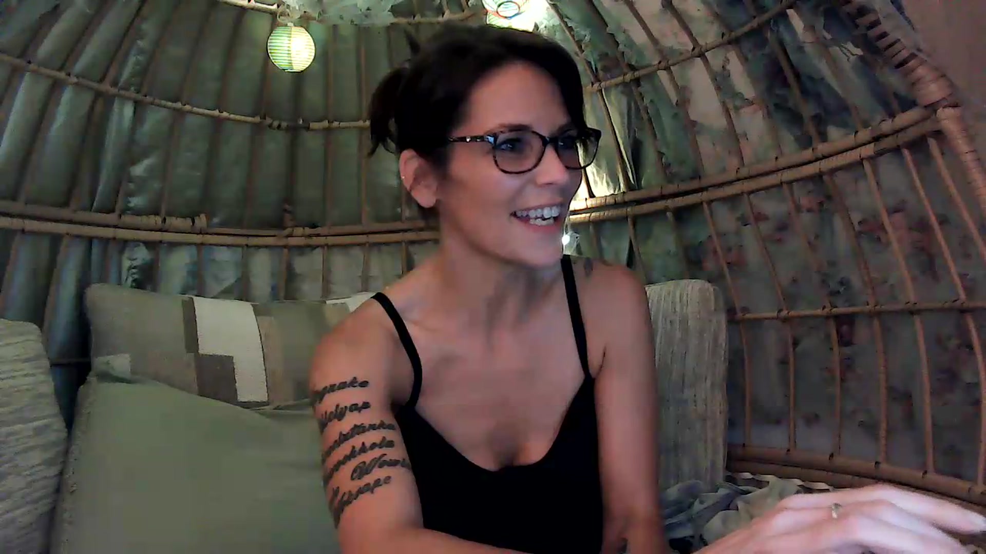 Gallery image thumbnail from OverallDistracted's myfreecams stream on, 08/27/2026, 01:55 image 14 of 20