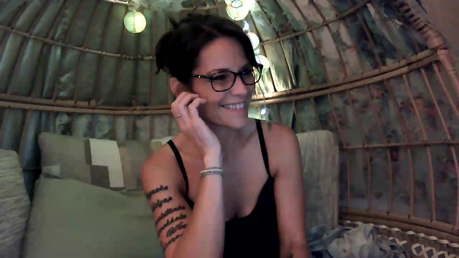 Gallery image thumbnail from OverallDistracted's myfreecams stream on, 08/27/2026, 01:55 image 15 of 20