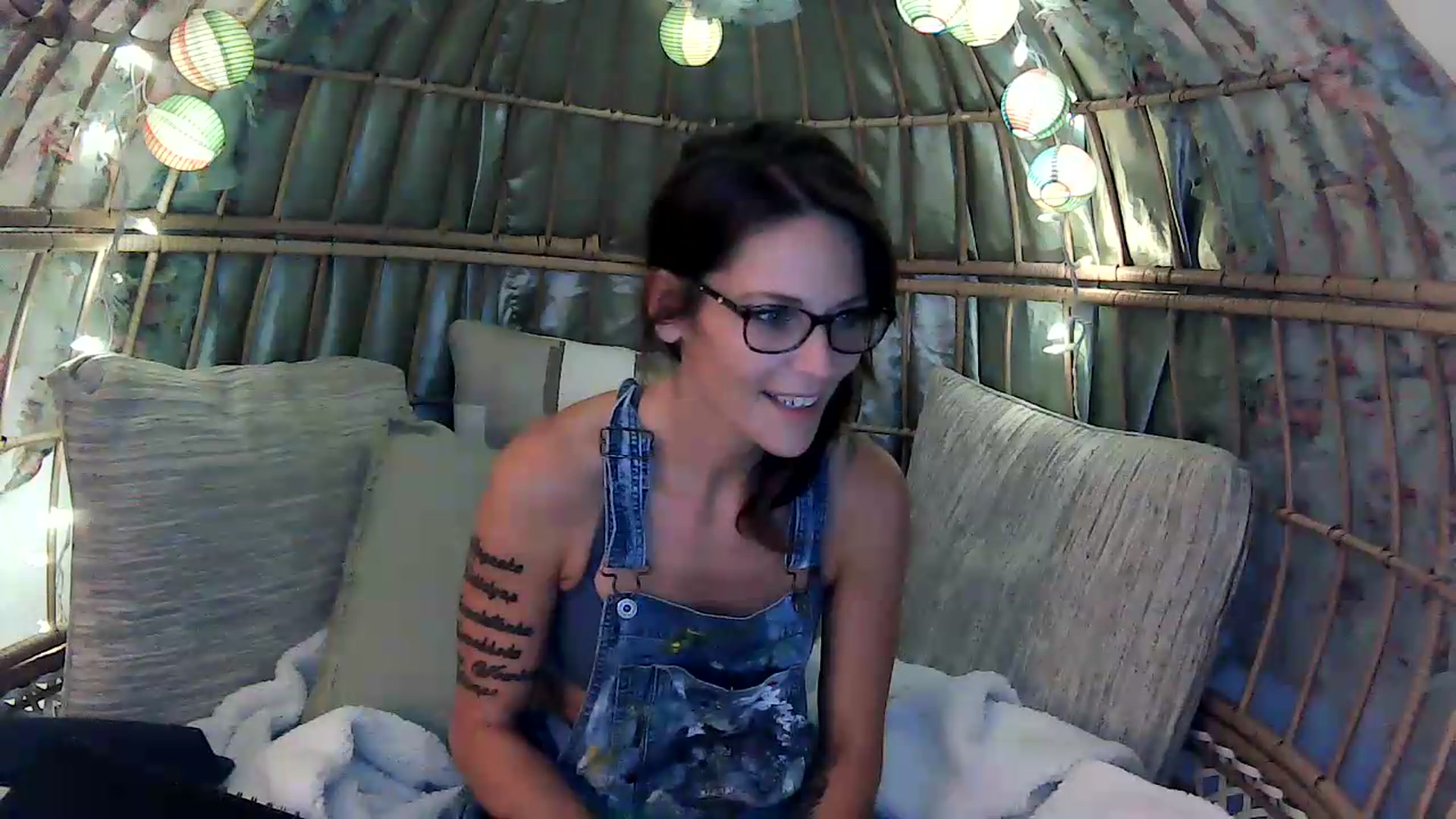 Gallery image thumbnail from OverallDistracted's myfreecams stream on, 08/29/2026, 04:12 image 2 of 20