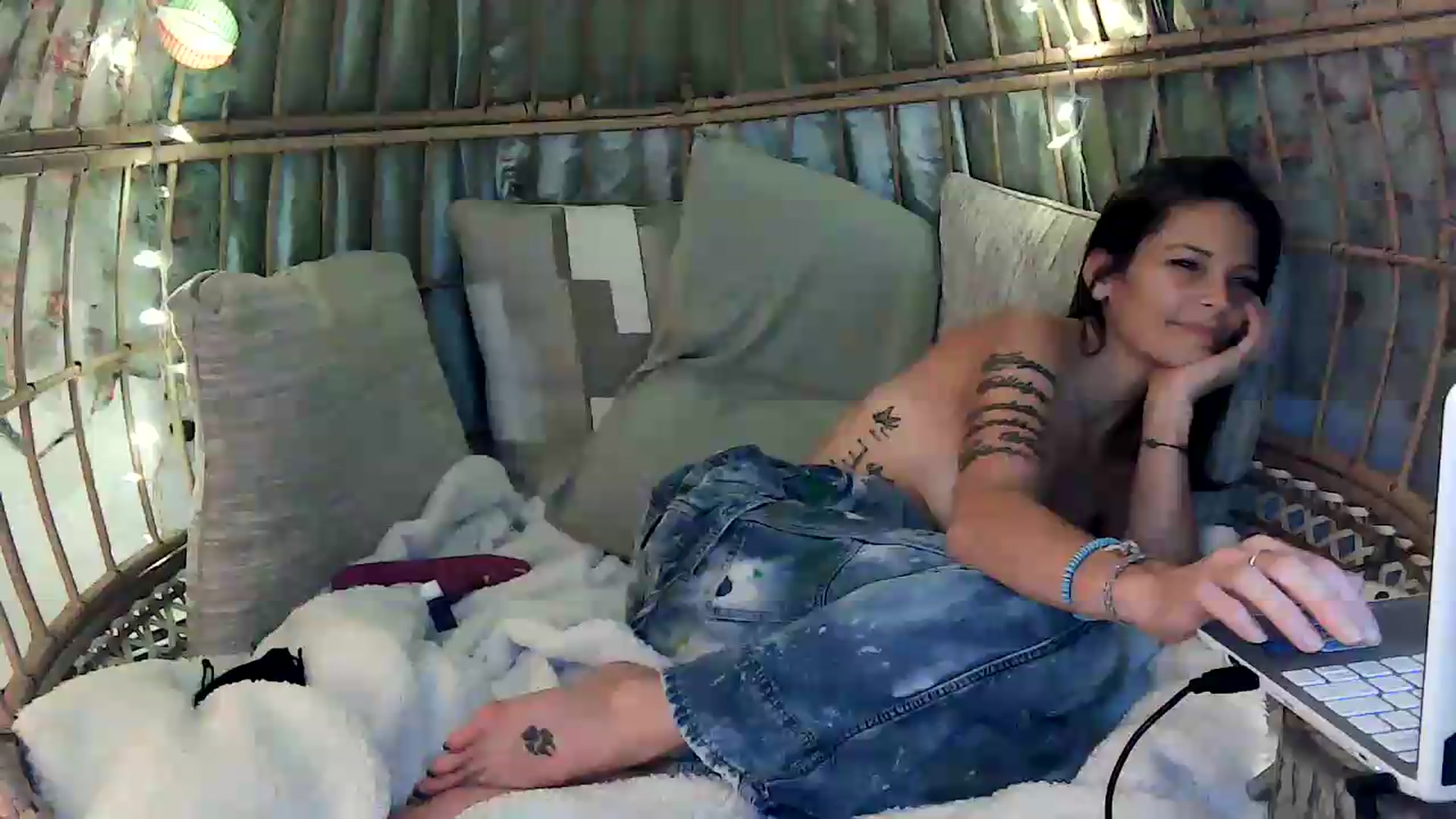 Gallery image thumbnail from OverallDistracted's myfreecams stream on, 08/29/2026, 04:12 image 20 of 20