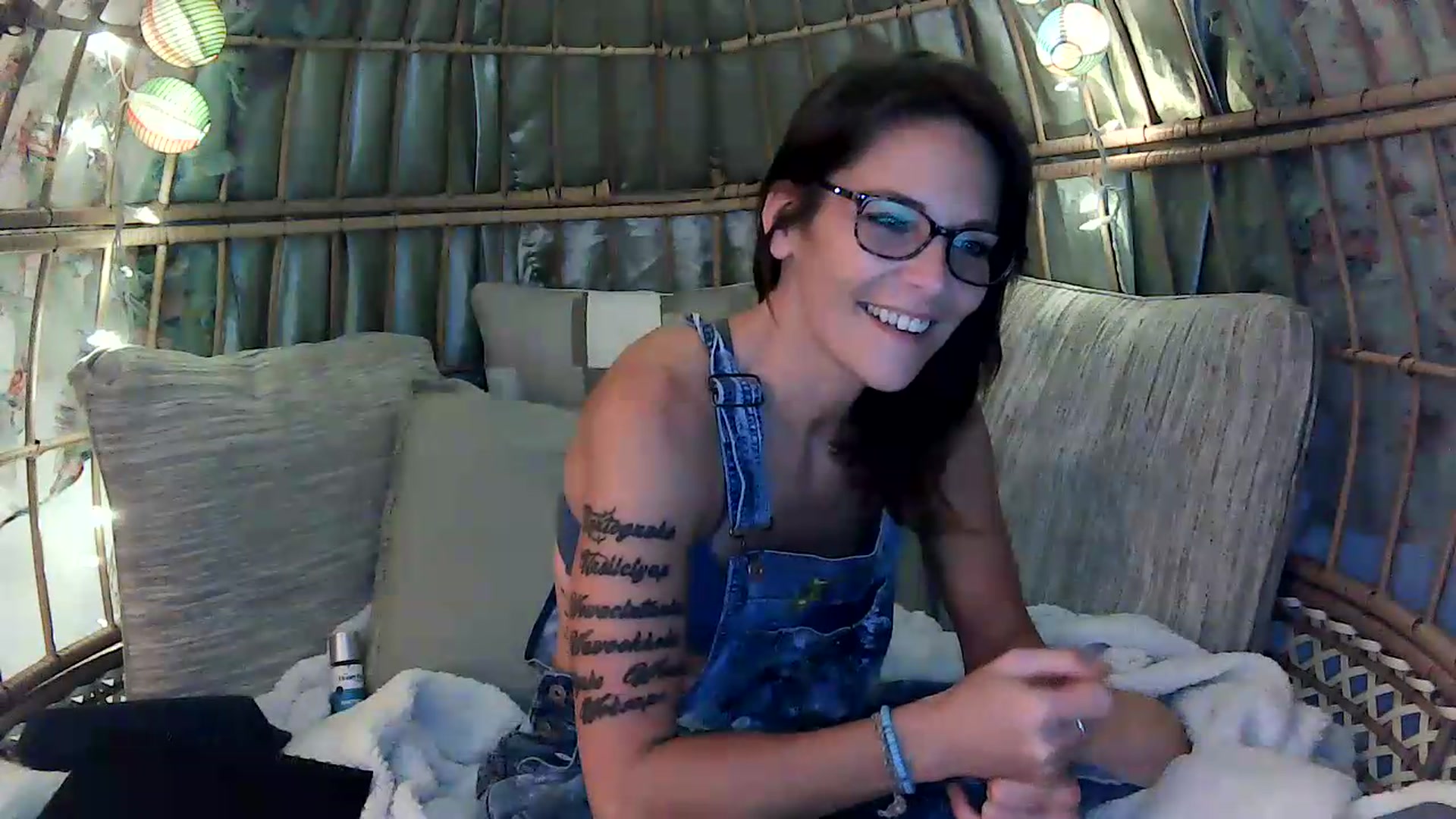 Gallery image thumbnail from OverallDistracted's myfreecams stream on, 08/29/2026, 04:12 image 7 of 20