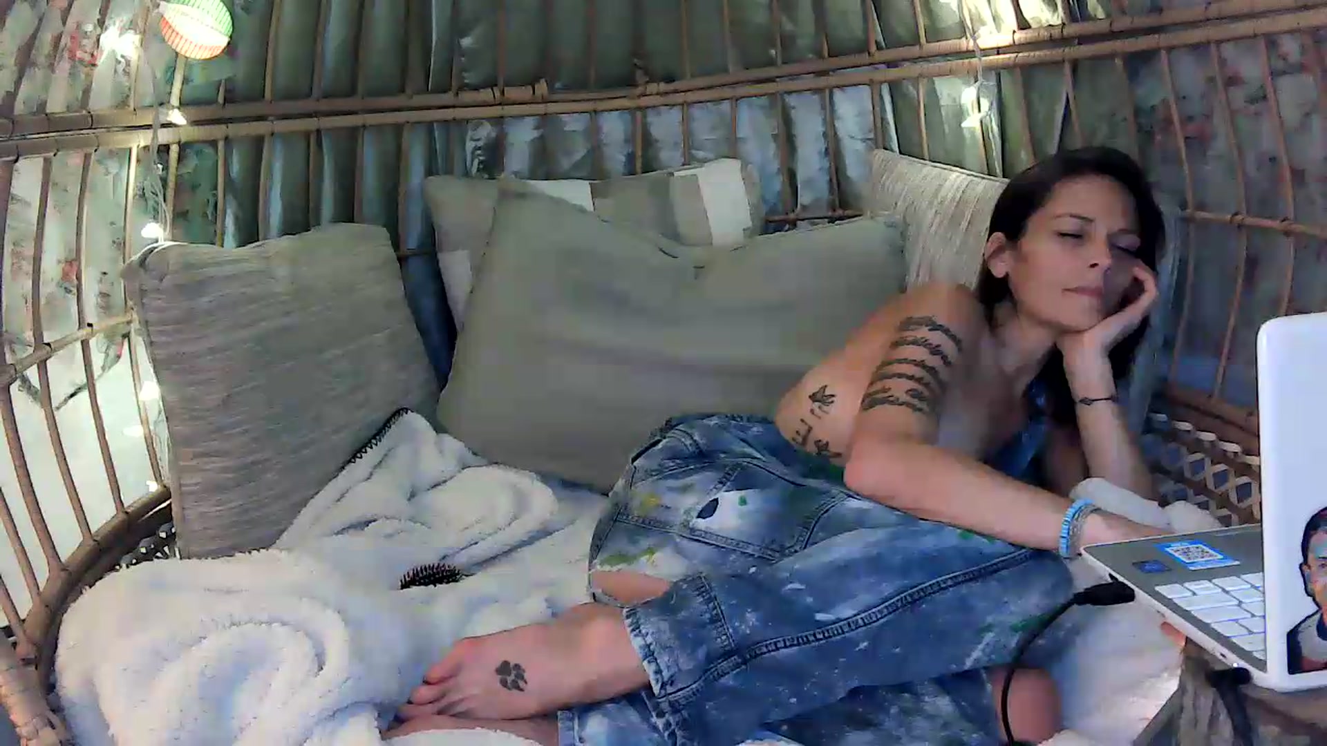 Gallery image thumbnail from OverallDistracted's myfreecams stream on, 08/29/2026, 06:19 image 16 of 20