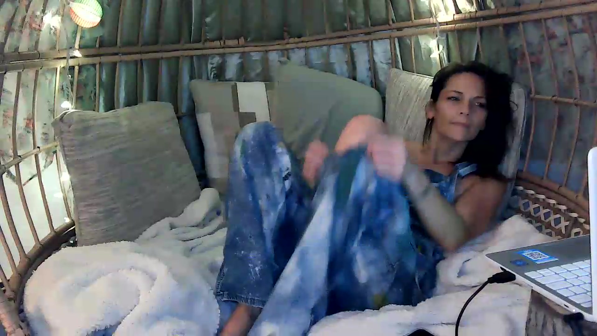 Gallery image thumbnail from OverallDistracted's myfreecams stream on, 08/29/2026, 06:19 image 12 of 20