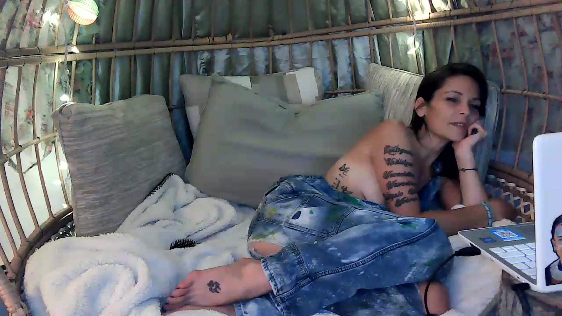 Gallery image thumbnail from OverallDistracted's myfreecams stream on, 08/29/2026, 06:19 image 17 of 20
