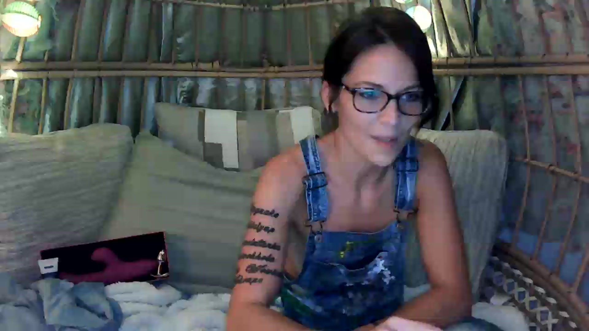 Gallery image thumbnail from OverallDistracted's myfreecams stream on, 08/30/2026, 04:38 image 15 of 20