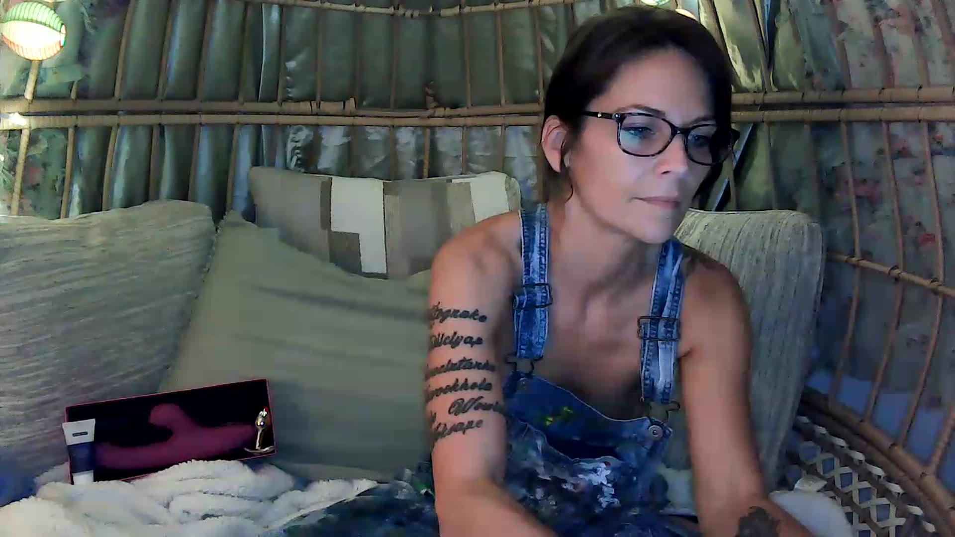 Gallery image thumbnail from OverallDistracted's myfreecams stream on, 08/30/2026, 04:38 image 12 of 20