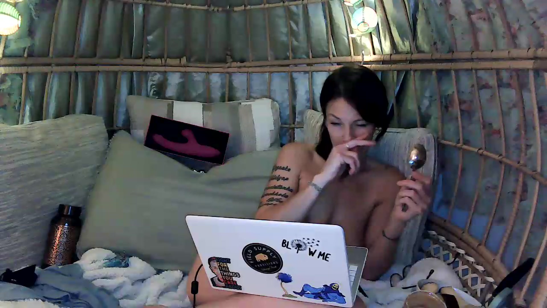Gallery image thumbnail from OverallDistracted's myfreecams stream on, 08/30/2026, 05:49 image 16 of 20