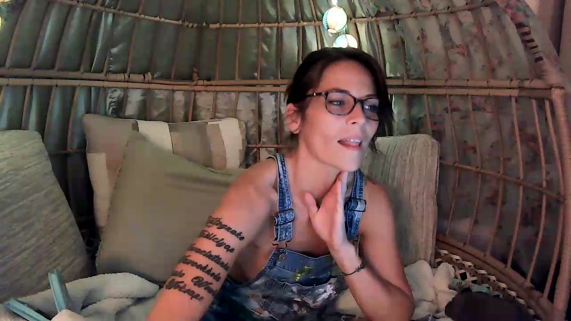 Gallery image thumbnail from OverallDistracted's myfreecams stream on, 09/01/2026, 03:12 image 8 of 20