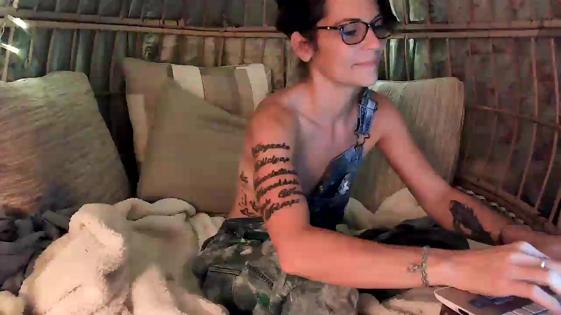 Gallery image thumbnail from OverallDistracted's myfreecams stream on, 09/01/2026, 03:12 image 11 of 20