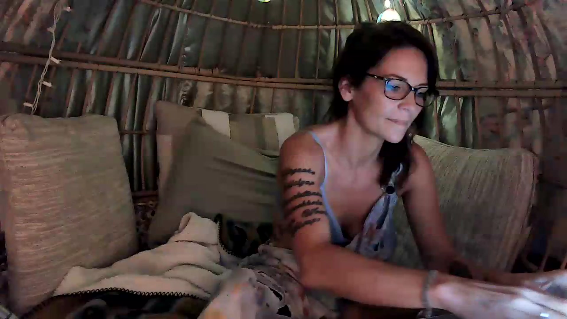 Gallery image thumbnail from OverallDistracted's myfreecams stream on, 09/07/2026, 02:10 image 9 of 20