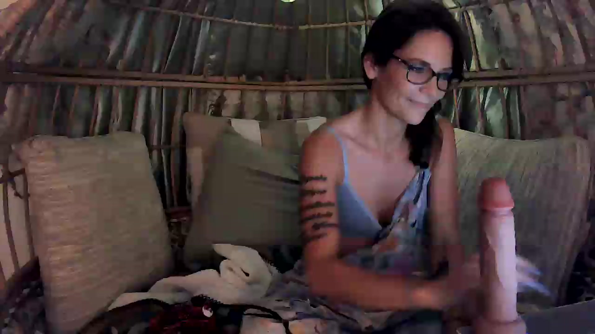 Gallery image thumbnail from OverallDistracted's myfreecams stream on, 09/07/2026, 02:47 image 7 of 20
