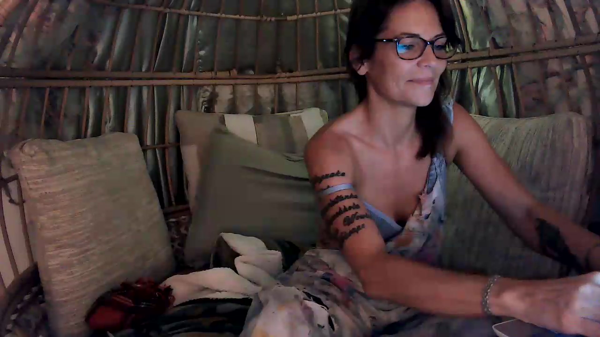 Gallery image thumbnail from OverallDistracted's myfreecams stream on, 09/07/2026, 04:31 image 2 of 20