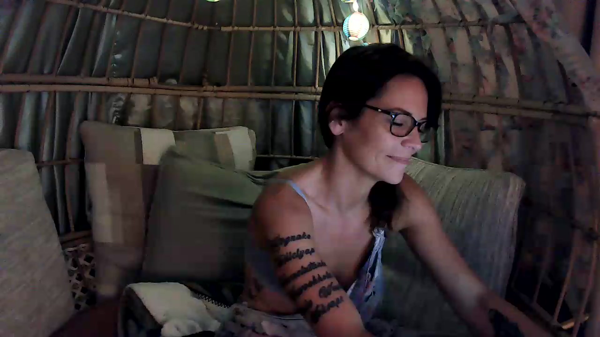 Gallery image thumbnail from OverallDistracted's myfreecams stream on, 09/07/2026, 06:17 image 11 of 20