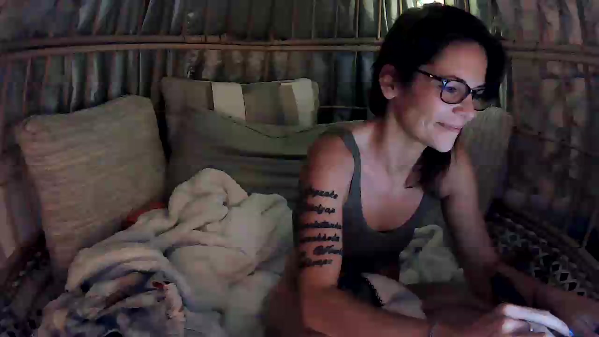 Gallery image thumbnail from OverallDistracted's myfreecams stream on, 09/08/2026, 03:45 image 10 of 20