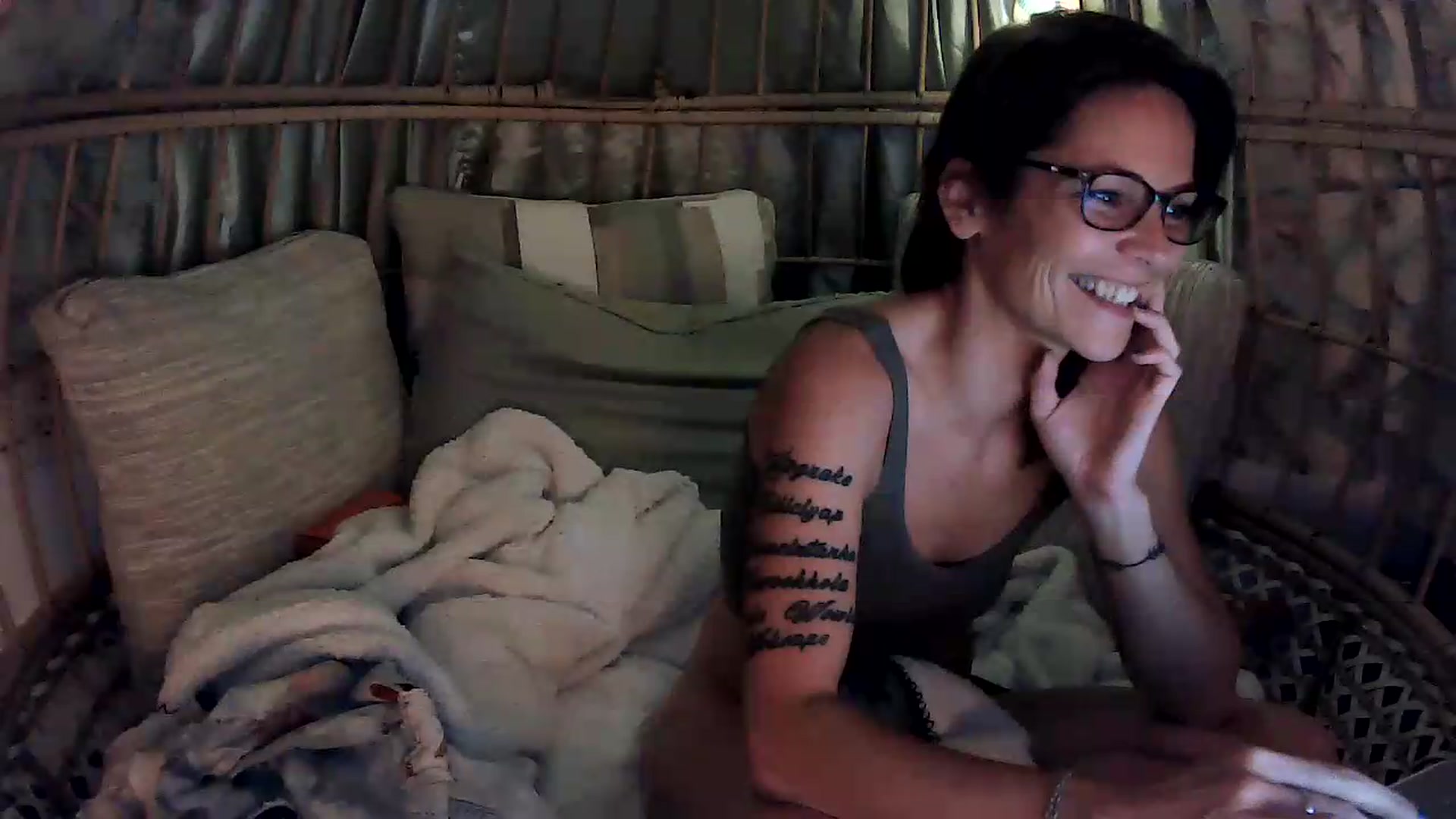 Gallery image thumbnail from OverallDistracted's myfreecams stream on, 09/08/2026, 03:45 image 14 of 20