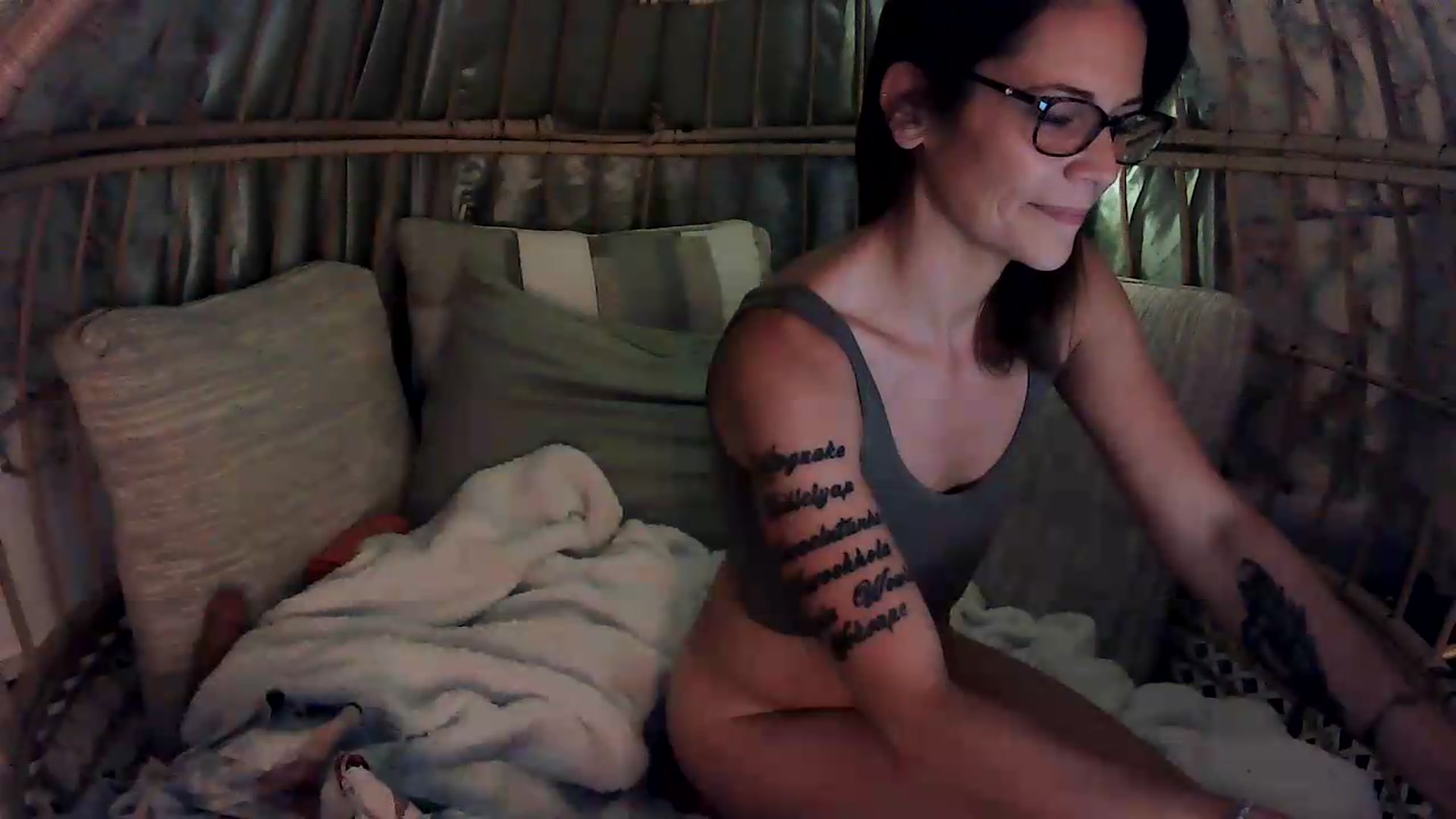 Gallery image thumbnail from OverallDistracted's myfreecams stream on, 09/08/2026, 04:32 image 6 of 20