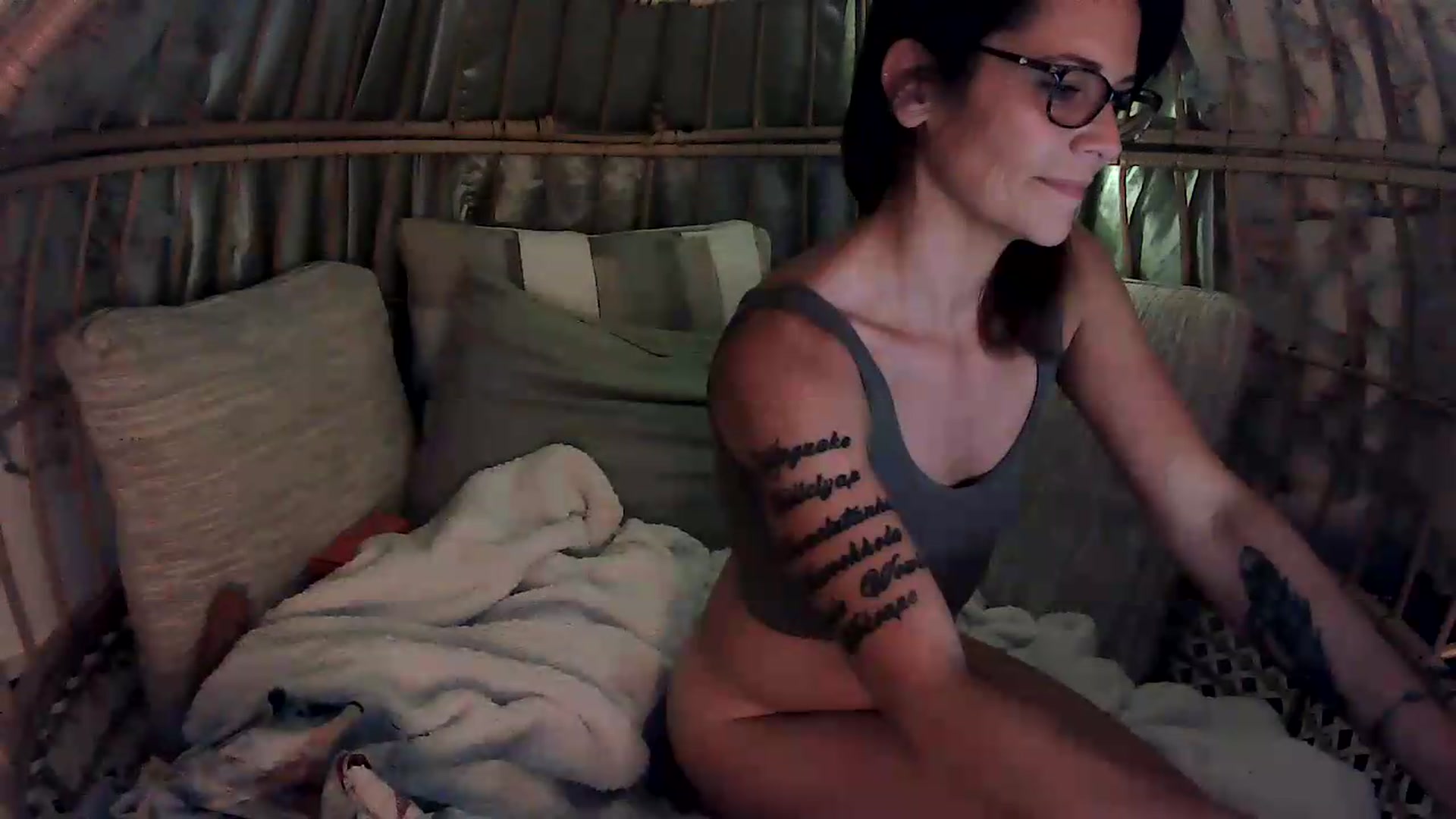 Gallery image thumbnail from OverallDistracted's myfreecams stream on, 09/08/2026, 04:32 image 7 of 20