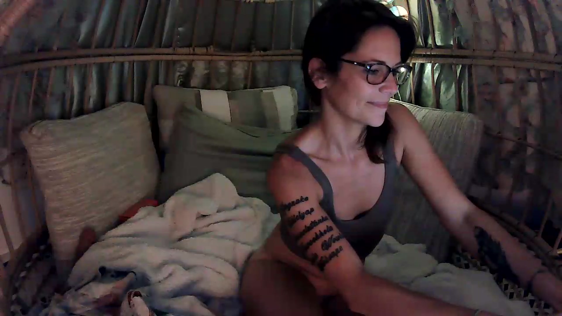 Gallery image thumbnail from OverallDistracted's myfreecams stream on, 09/08/2026, 04:32 image 11 of 20