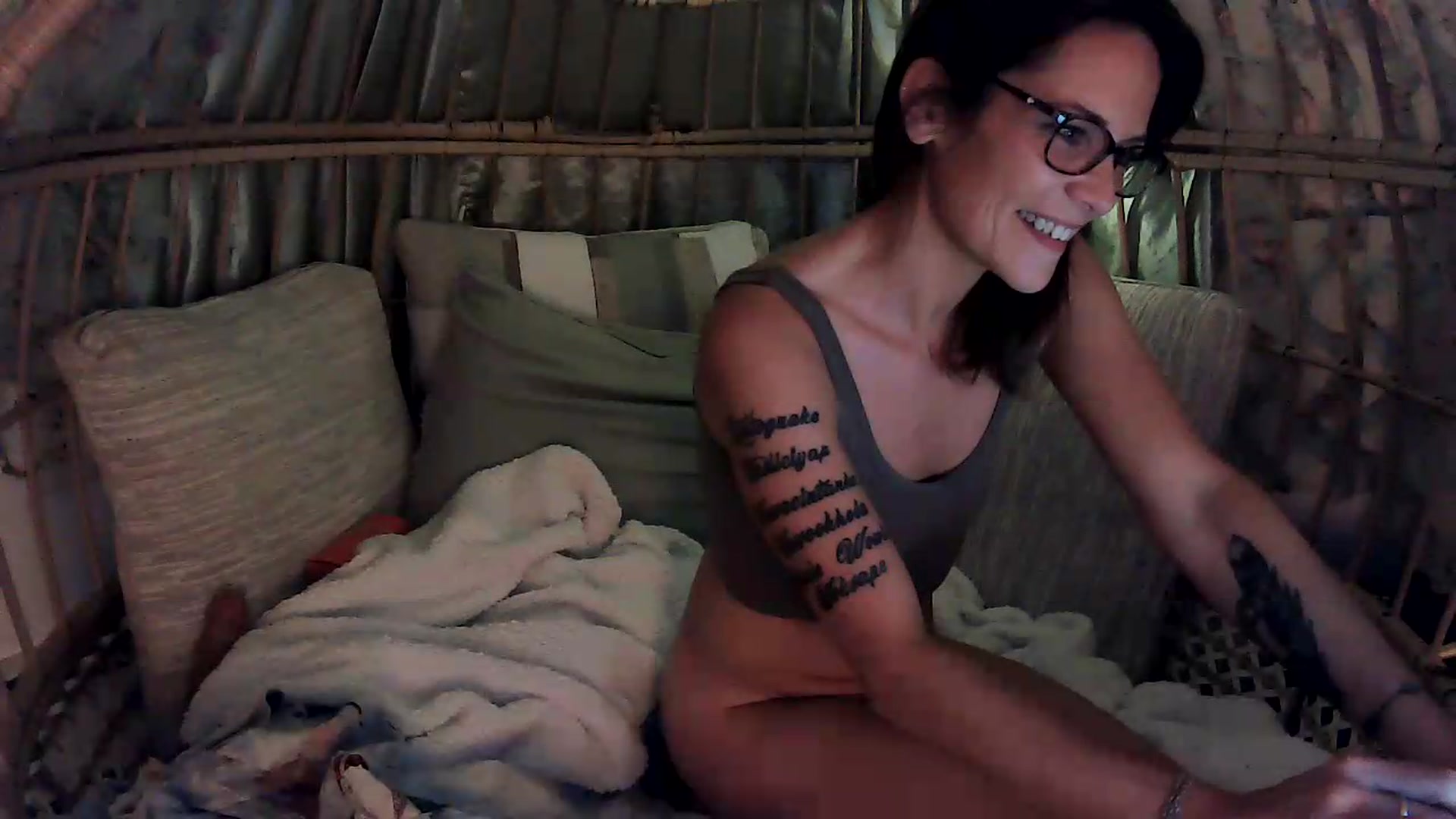 Gallery image thumbnail from OverallDistracted's myfreecams stream on, 09/08/2026, 04:32 image 4 of 20