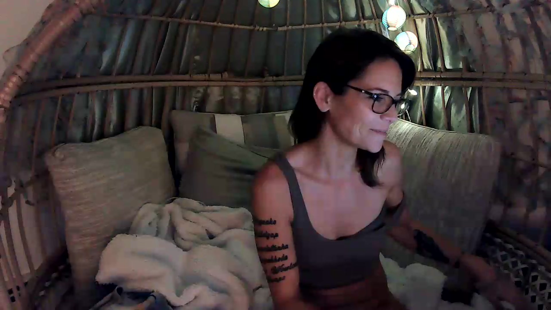 Gallery image thumbnail from OverallDistracted's myfreecams stream on, 09/08/2026, 05:54 image 11 of 20