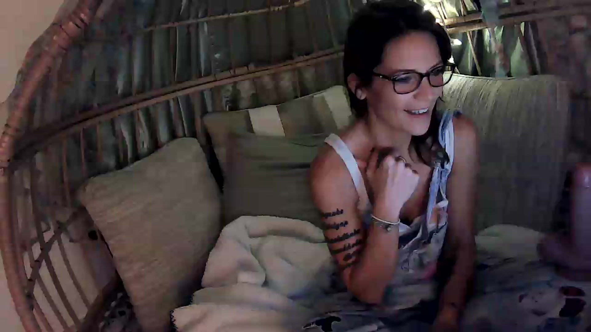 Gallery image thumbnail from OverallDistracted's myfreecams stream on, 09/10/2026, 02:37 image 6 of 20