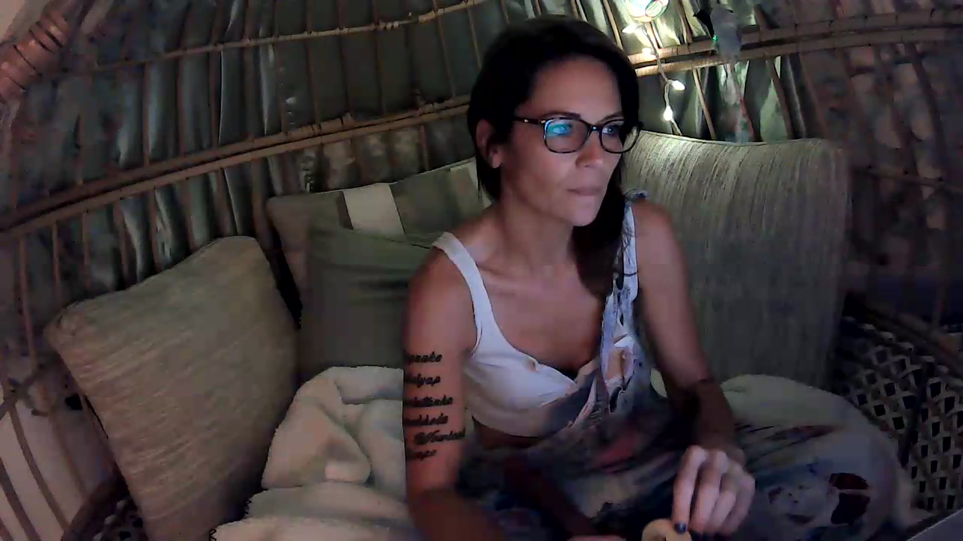 Gallery image thumbnail from OverallDistracted's myfreecams stream on, 09/10/2026, 02:37 image 8 of 20