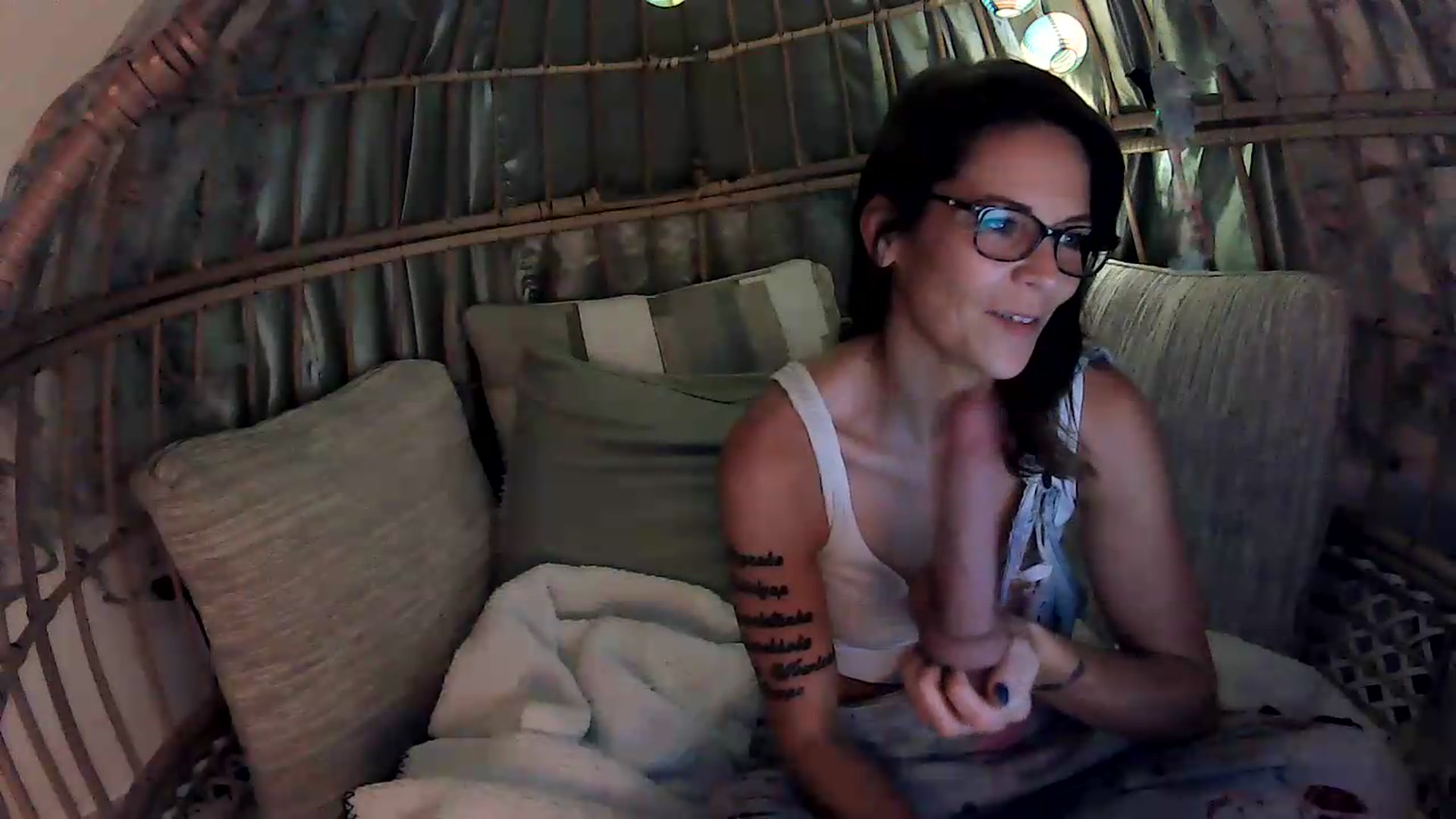 Gallery image thumbnail from OverallDistracted's myfreecams stream on, 09/10/2026, 02:37 image 3 of 20