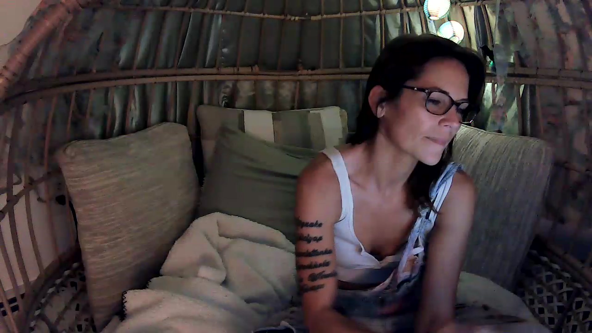 Gallery image thumbnail from OverallDistracted's myfreecams stream on, 09/10/2026, 02:37 image 14 of 20